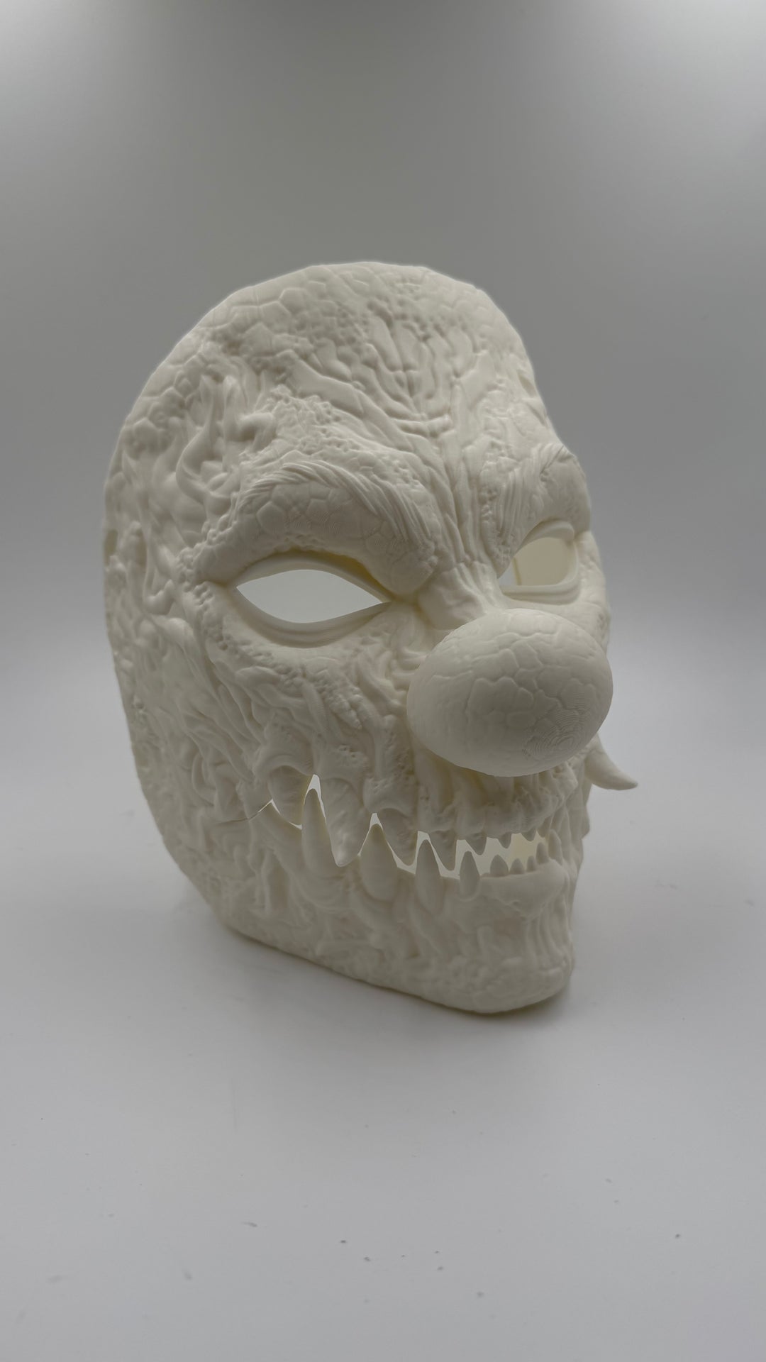 Horror Clown mask with movable jaw