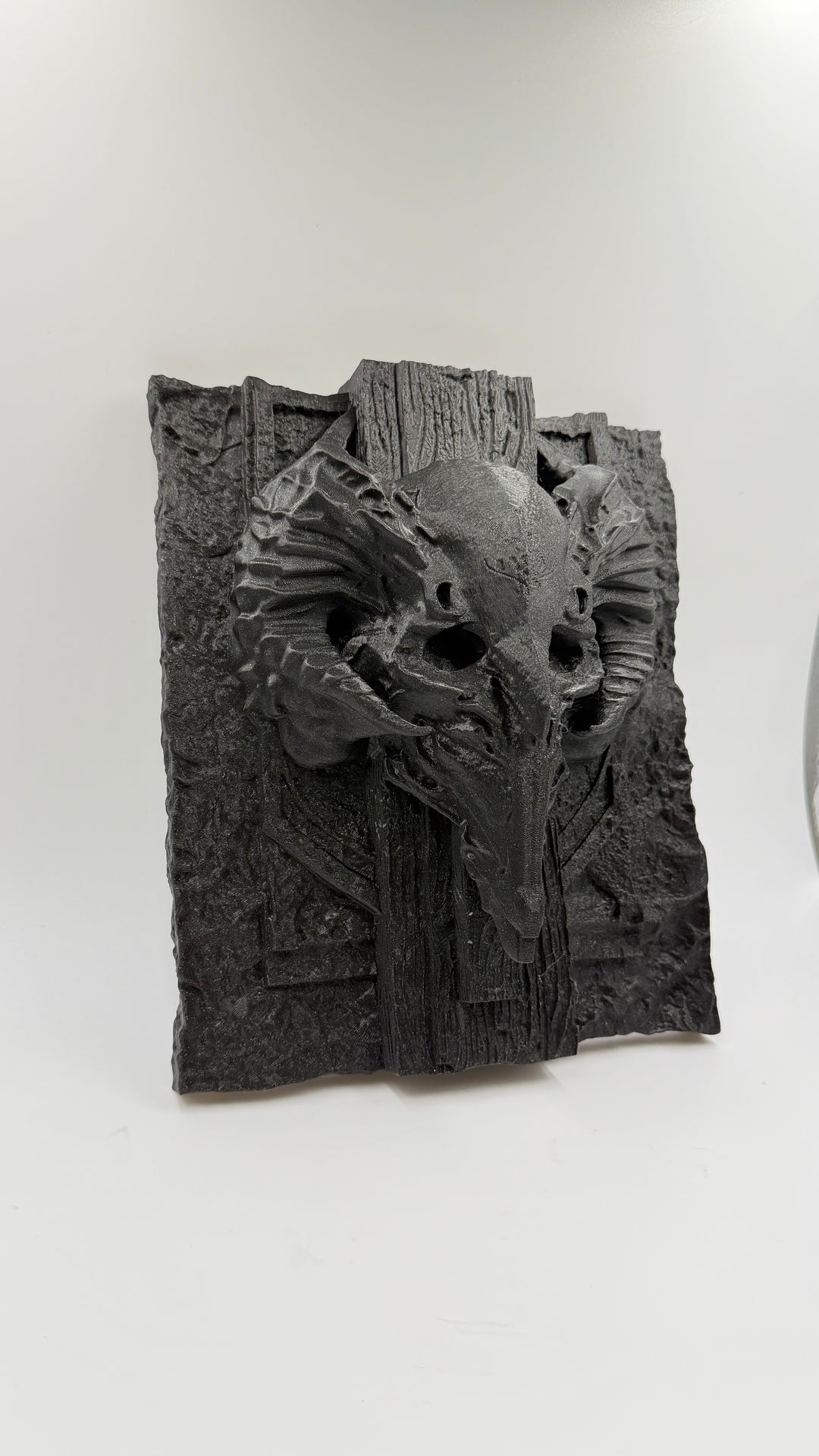 The Unearth Skull Wall decor Artifact 1