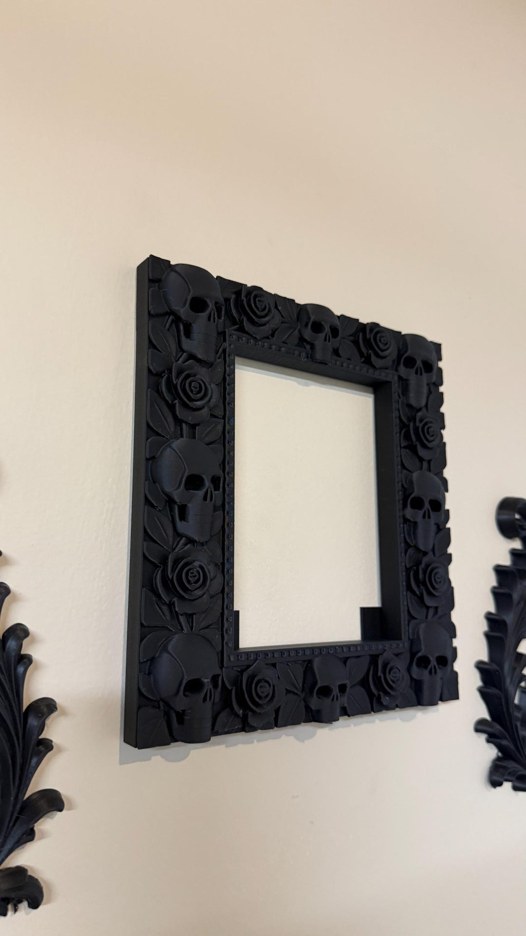 Gothic Skull DIY Picture Frame | Black Rose Border Photo Frame | Halloween Home Decor | Dark Aesthetic Wall Art | Spooky Vintage Style Decor