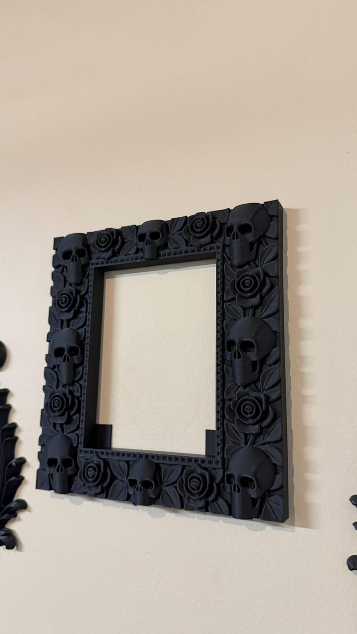 Gothic Skull DIY Picture Frame | Black Rose Border Photo Frame | Halloween Home Decor | Dark Aesthetic Wall Art | Spooky Vintage Style Decor