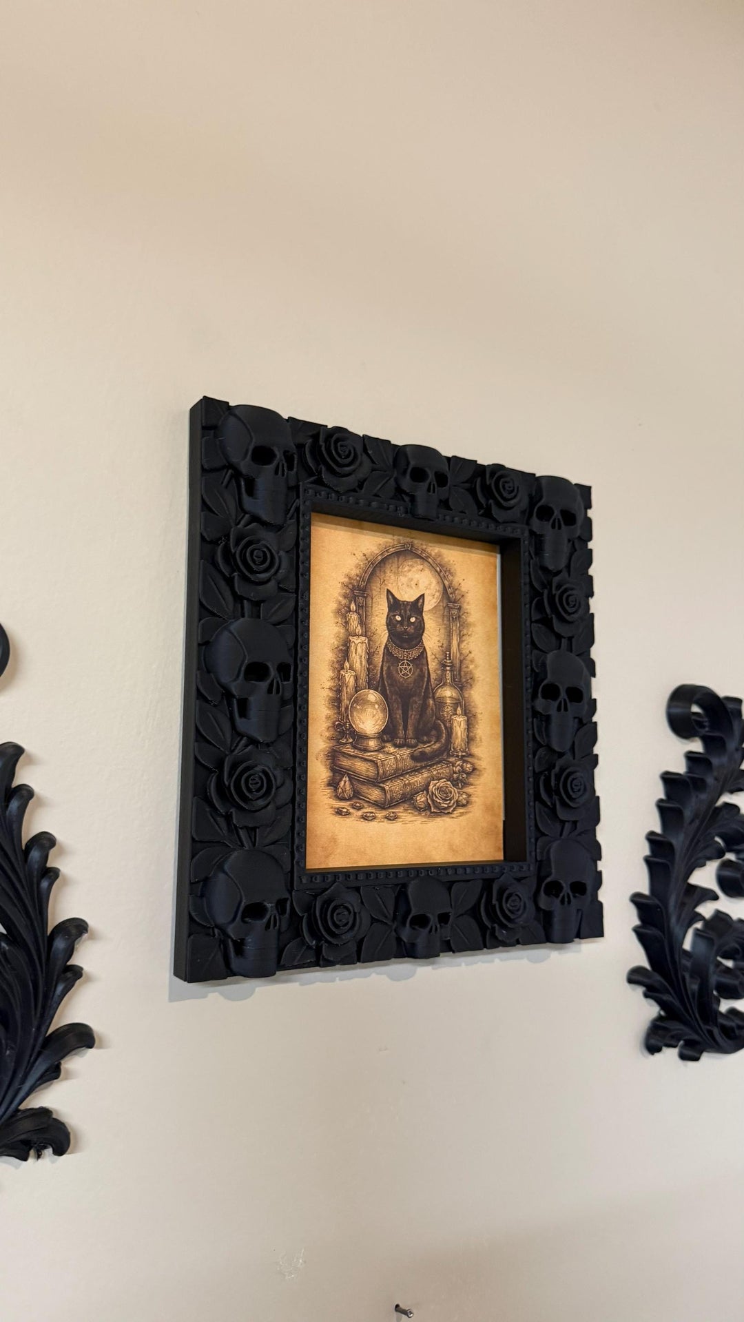 Gothic Skull DIY Picture Frame | Black Rose Border Photo Frame | Halloween Home Decor | Dark Aesthetic Wall Art | Spooky Vintage Style Decor