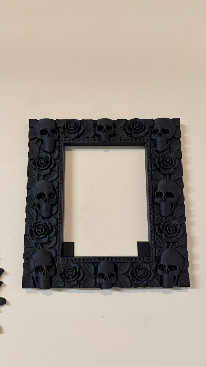 Gothic Skull DIY Picture Frame | Black Rose Border Photo Frame | Halloween Home Decor | Dark Aesthetic Wall Art | Spooky Vintage Style Decor